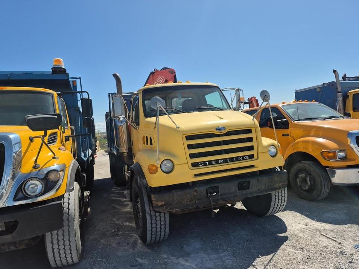Used 2006 STERLING 7500 crane dump truck