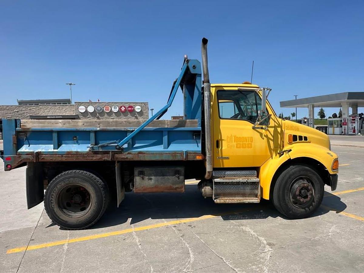 Used 2009 Sterling Acterra Dump 28,000 KMS g-licence hydraulic brake as new