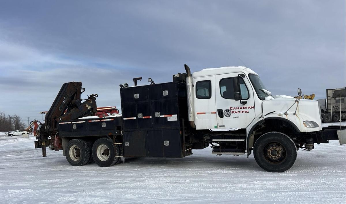 Used 2005 Freightliner M2 6x4 Extended Cab Service Truck