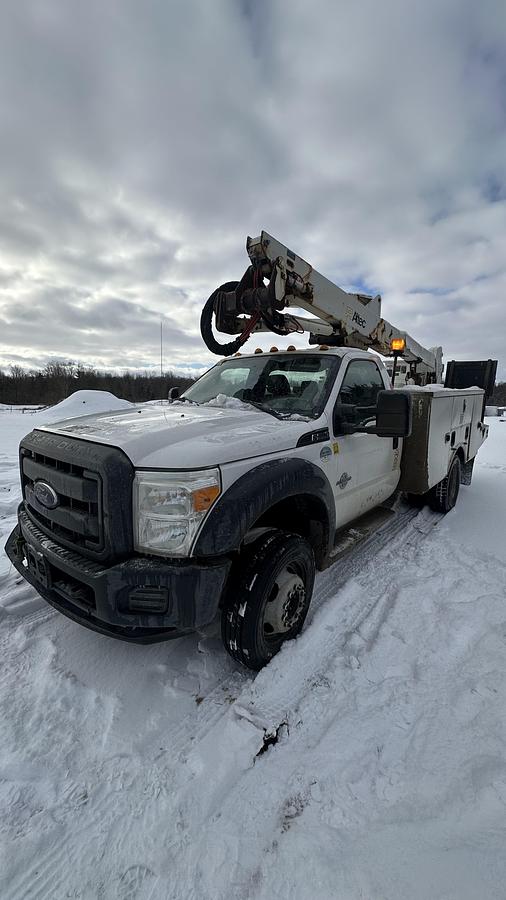 Used 2014 Ford F550 XL SD S/A bucket truck