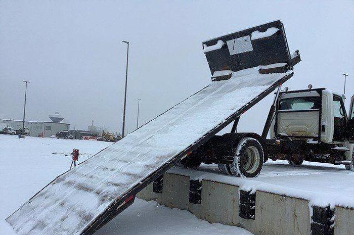 Used 2009 INTERNATIONAL 4300 SBA Durastar 4x2 Rolloff Truck