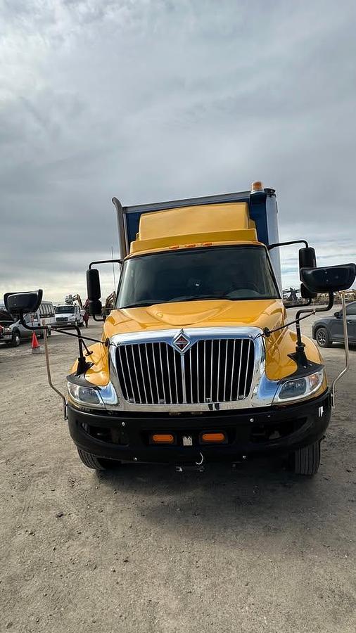 Used 2011 International 4300 SBA 4x2 service truck