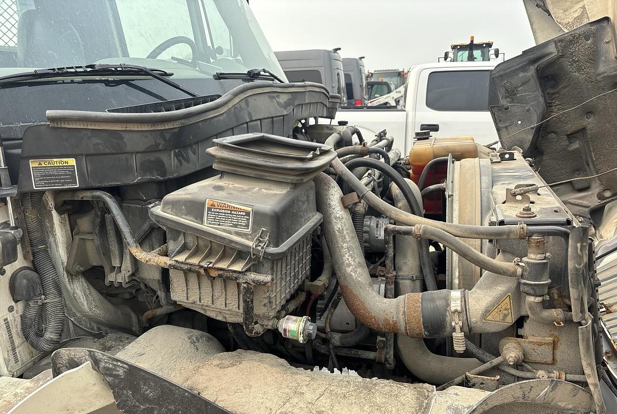 Used 2015 International 4300 4x2 rollback truck