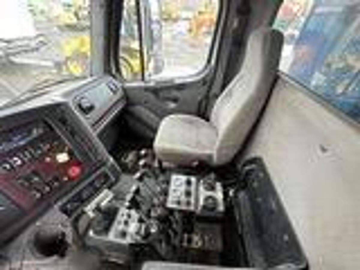 Used 2010 Freightliner M2 112 6x4 spreader truck