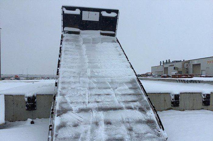 Used 2009 INTERNATIONAL 4300 SBA Durastar 4x2 Rolloff Truck