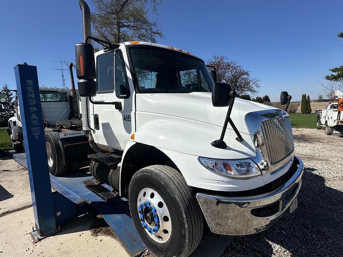 Used 2005 International 4400 series Single Axle Day cab Highway Tractor