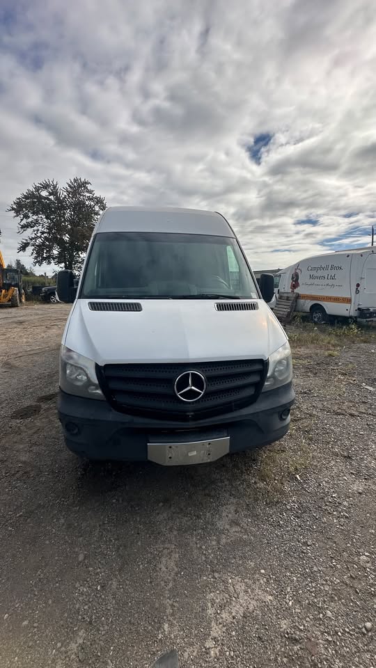 Used 2014 Marcedes Sprinter high cube