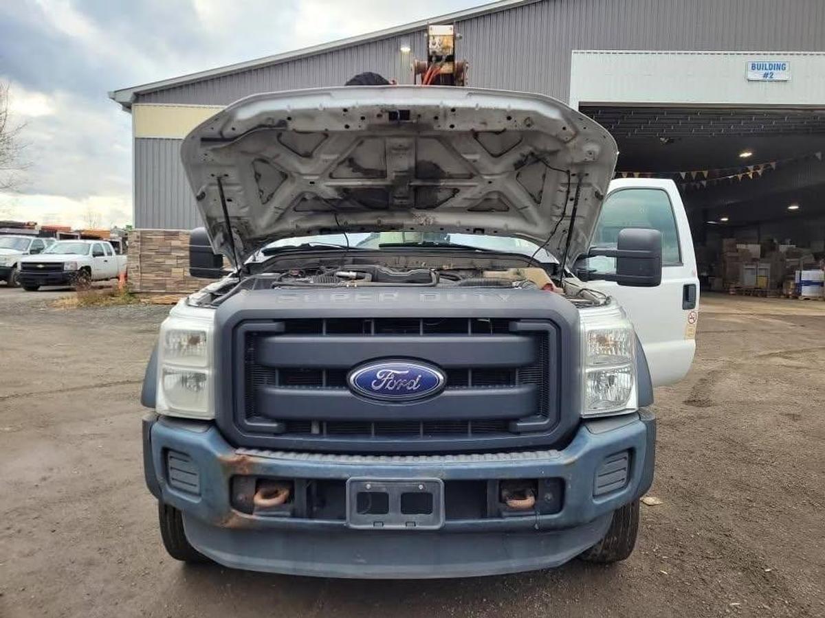 Used 2014 Ford F550 XL SD S/A bucket truck