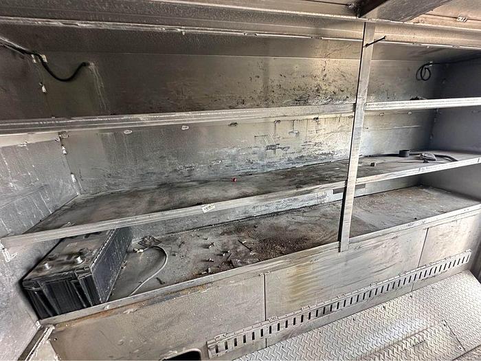 Used 2016 SERVICE BODY Walk in 111' long 96' wide