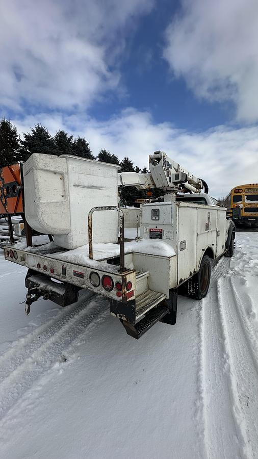 Used 2014 Ford F550 XL SD S/A bucket truck