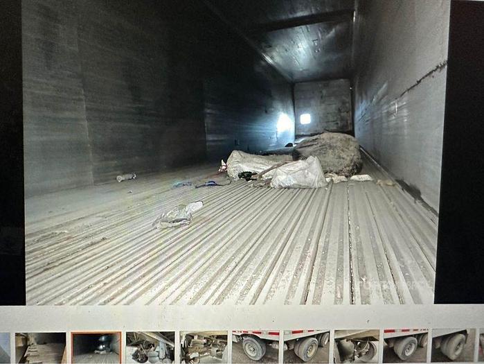 Used 2010 TITAN 53 ft Quad/Axle Closed Top aluminum live bottom