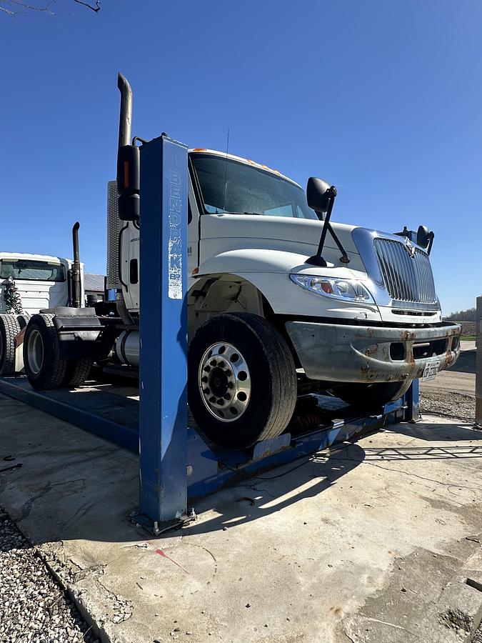 Used 2006 International 4400 series Single Axle Day cab Highway Tractor