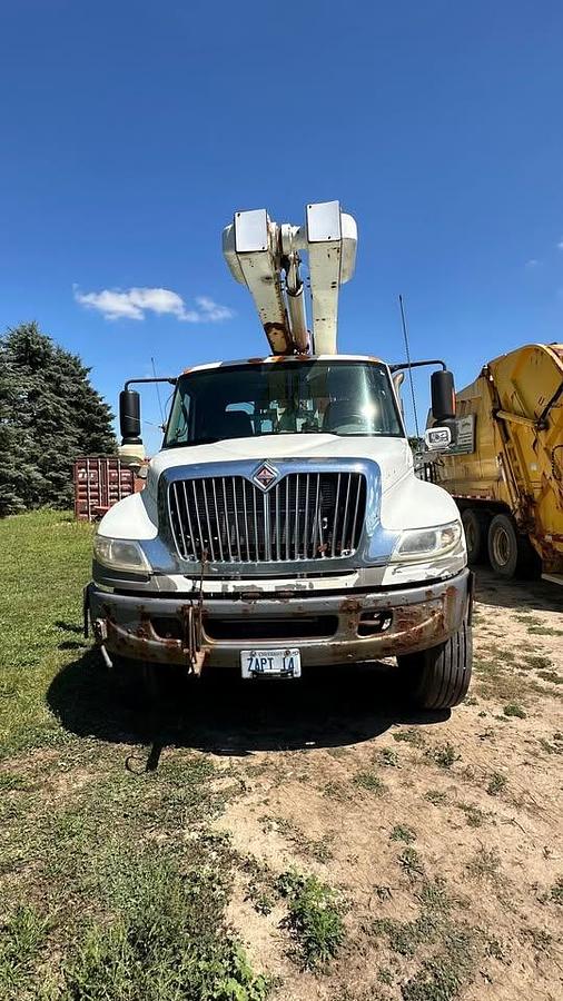 Used 2010 International Bucket Truck 42ft posi-plus