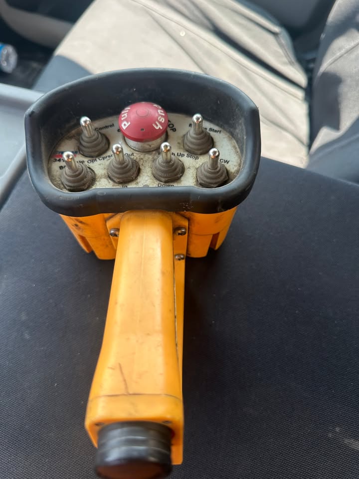 Used 2017 Ford F550 XL, 4 x 4 Service Truck crane generator, air compressor