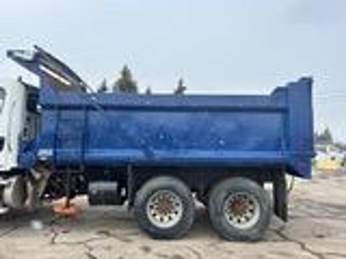 Used 2010 Freightliner M2 112 6x4 spreader truck