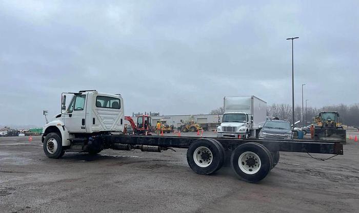 Used 2017 International 4400 Tandem Tandem Axle heavy specs cab and c