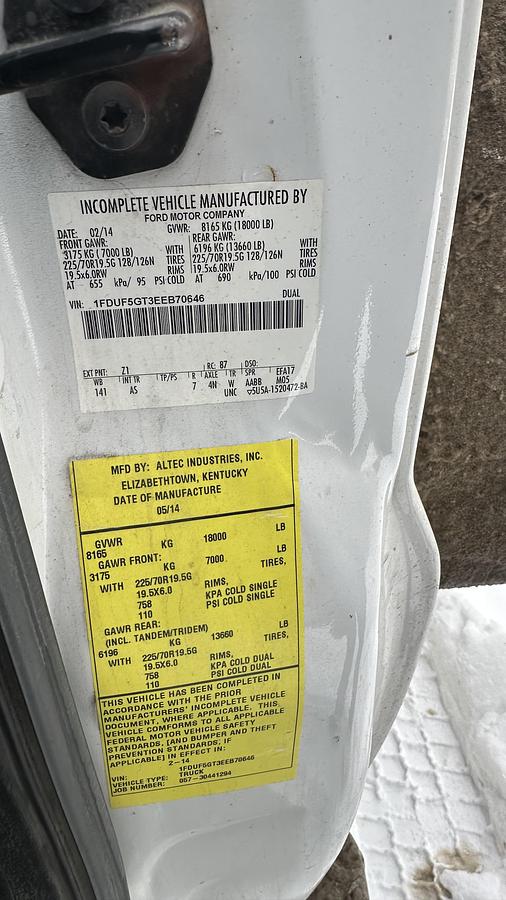 Used 2014 Ford F550 XL SD S/A bucket truck