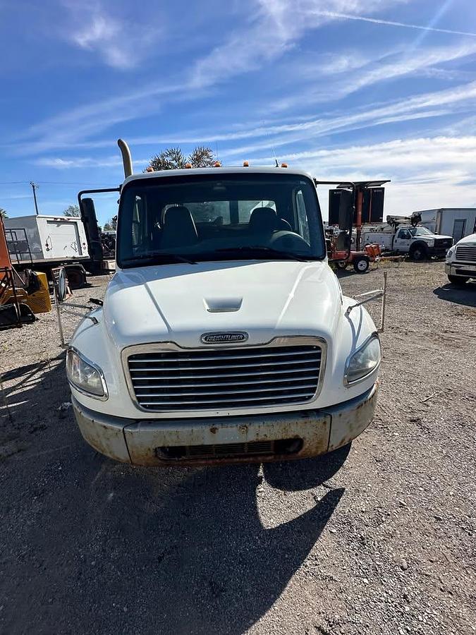 Used 2015 FREIGHTLINER M2 106 106 medium duty hook lift