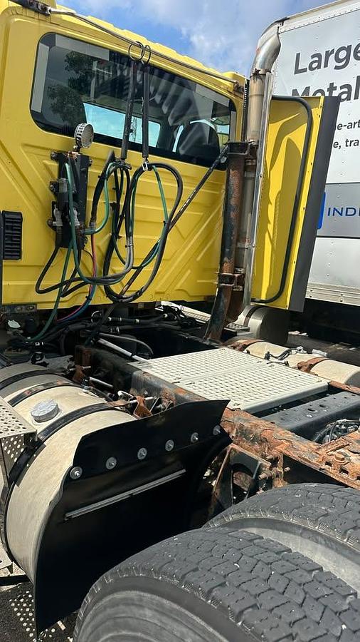 Used 2015 International Pro Star Semi truck