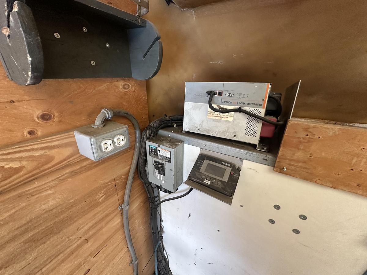 Used 2013 Ford e450 cube van