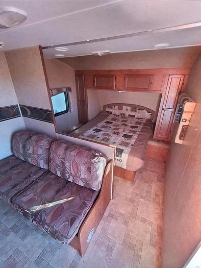 Used 2012 WEEKENDER 25' REAR BUNKS TRAVEL TRAILER $15,995.