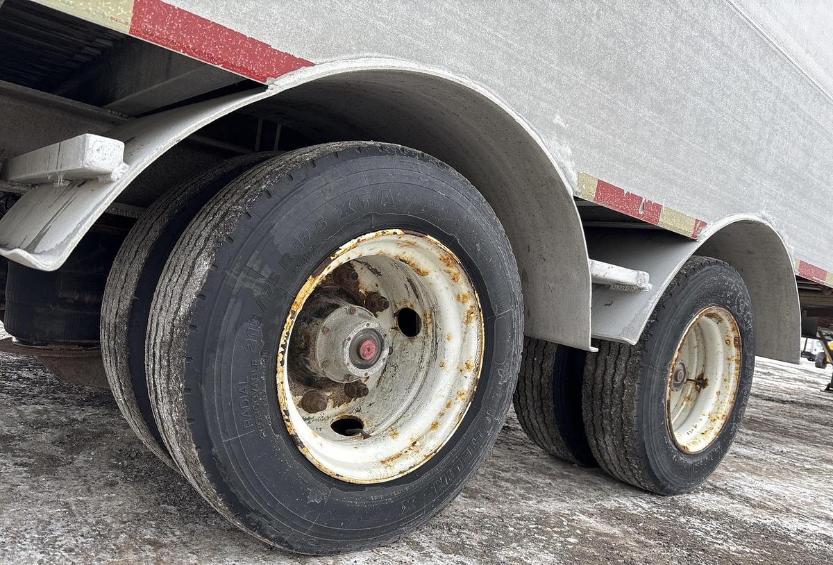 Used 2000 Titan 53 ft x 102 in T/A Moving Floor Open-Top Chip Trailer