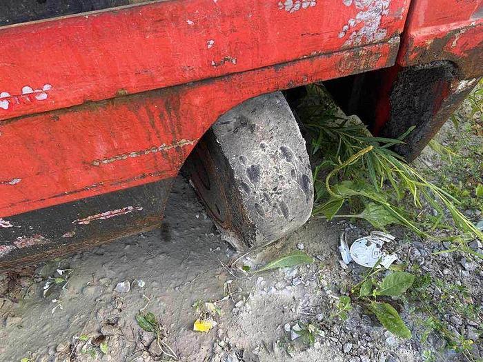 Used 2005 Raymond DSD50 Forklift 3 stage, side shift, 5000 lbs