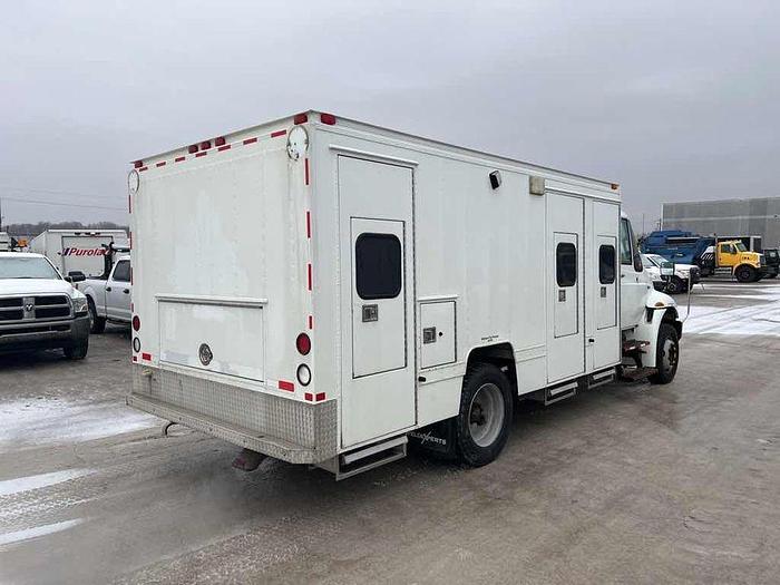 Used 2014 INTERNATIONAL 4300 LP PARTY BUS hydraulic brakes auto,