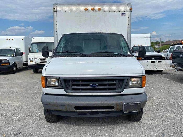 Used 2007 Ford Econoline E350 Super Duty v8 gas 16' box