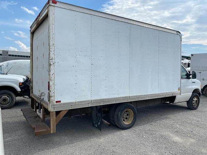 Used 2007 Ford Econoline E350 Super Duty v8 gas 16' box