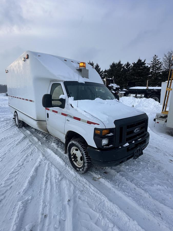 Used 2013 Ford e450 cube van