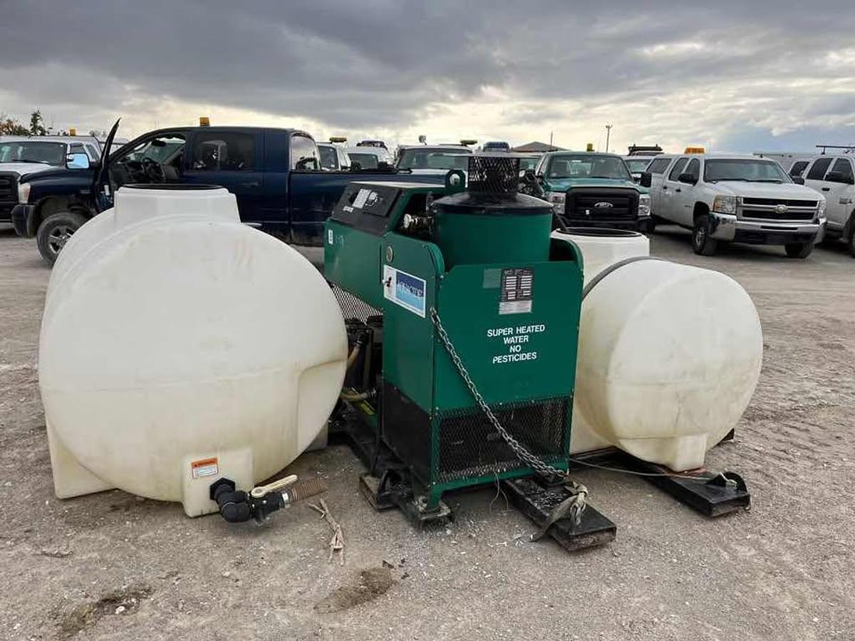Used 2006 Aquaci T9463 ECO655 with 2 tanks aquacide sprayer