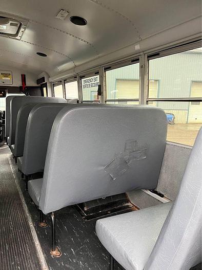 Used 2011 GMC 4500 SINGLE WHEEL MINI BUS v8 gas 218,000 kms