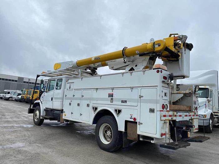 Used 2004 FREIGHTLINER Fl80 Bucket Truck