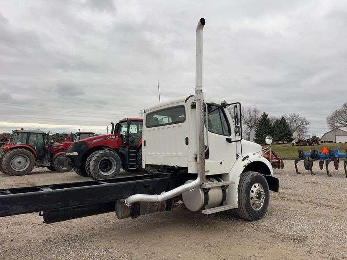 Used 2008 FREIGHTLINER M2 112 DAY CAB & CHASSIS