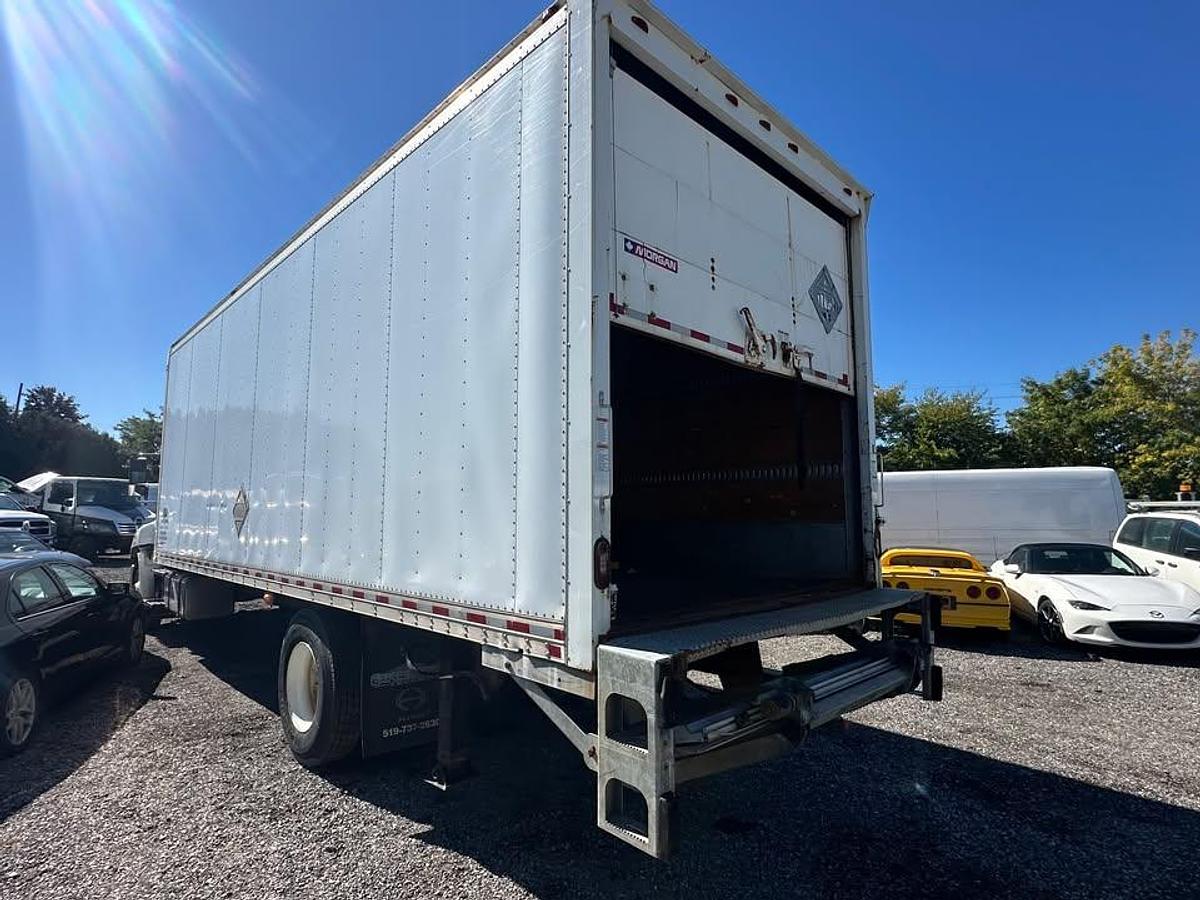 Used 2018 Hino 338 26ft box hydraulic tailgate