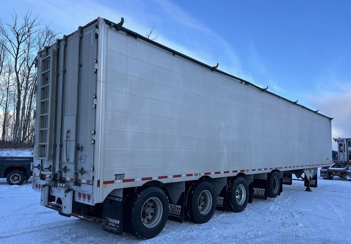 Used 2016 Titan 53 ft x 102 in Quad/A Moving Floor Open-Top Chip Trailer