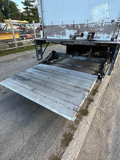 Used 2013 International 4300 straight truc 26’ curb entry, air brakes