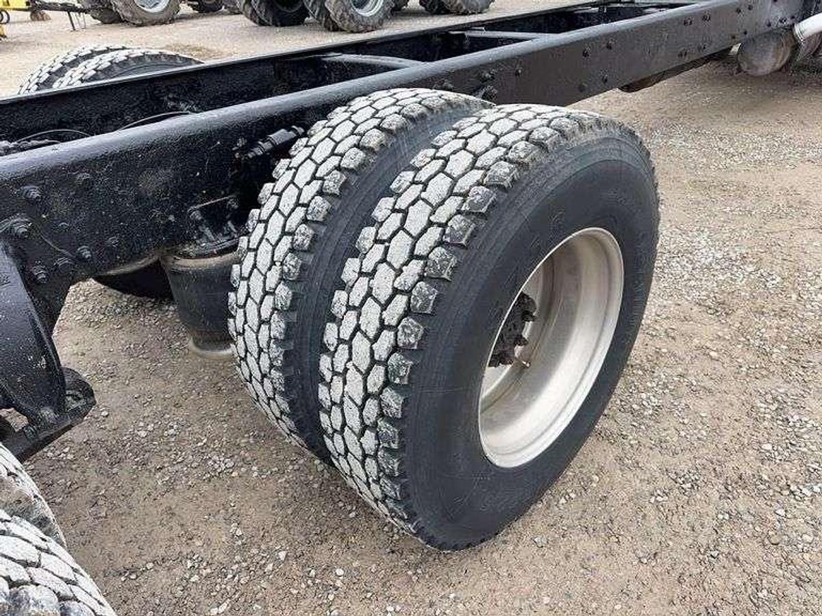 Used 2008 FREIGHTLINER M2 112 DAY CAB & CHASSIS