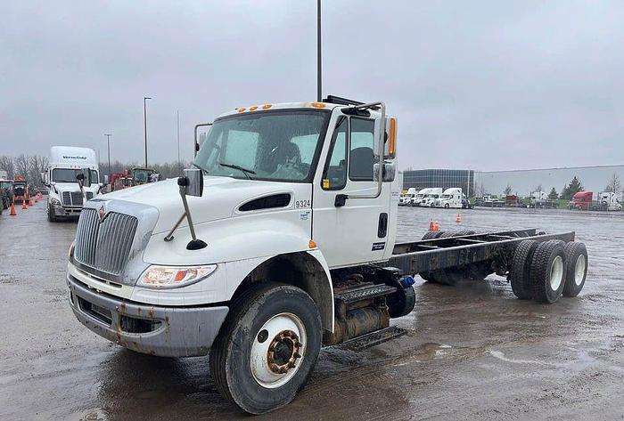 Used 2017 International 4400 Tandem Tandem Axle heavy specs cab and c