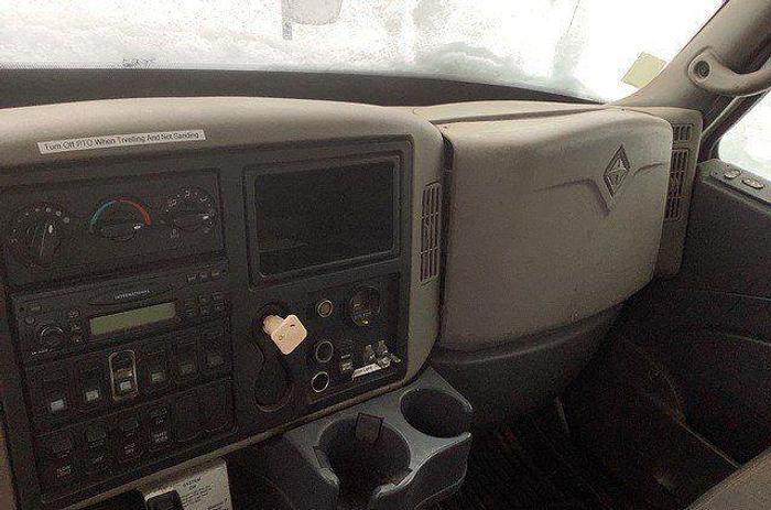 Used 2009 INTERNATIONAL 4300 SBA Durastar 4x2 Rolloff Truck