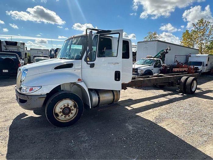 Used 2010 INTERNATIONAL 4300 $11,995 auto/hydraulic brakes 24’ frame