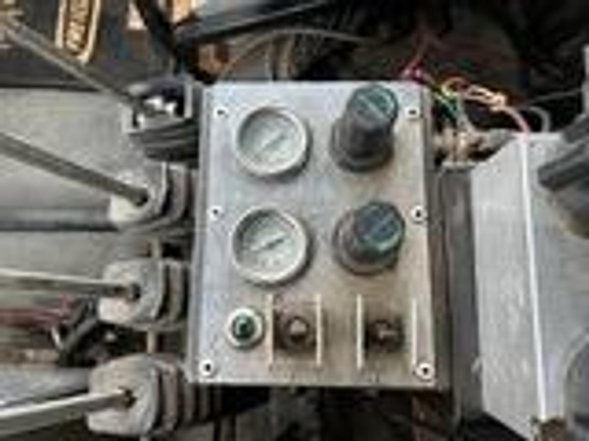 Used 2010 Freightliner M2 112 6x4 spreader truck