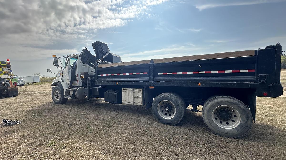 Used 2005 Sterling L9500 6x4 Boom Truck 2006 hiab 200-3 7000 kg knuckle boom