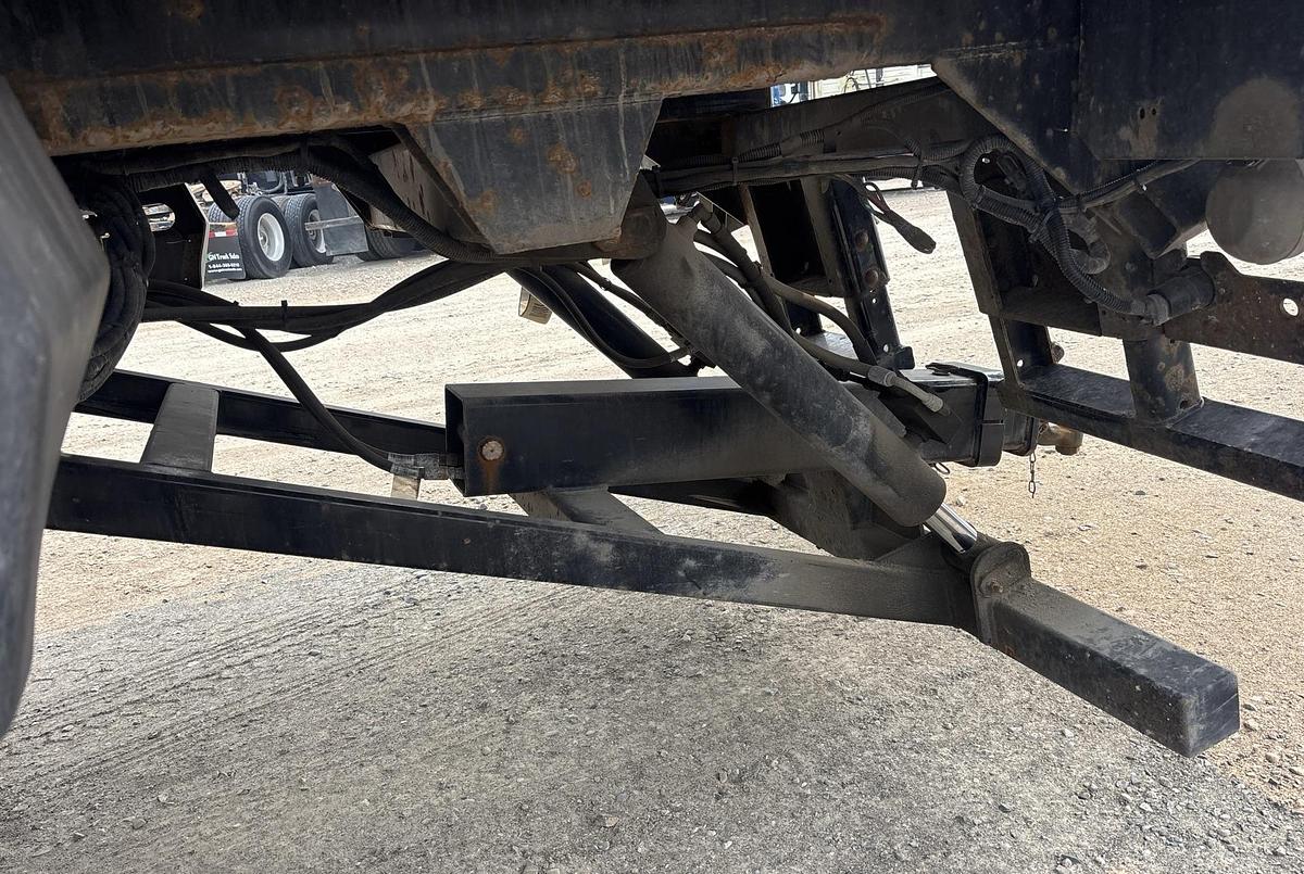 Used 2015 International 4300 4x2 rollback truck