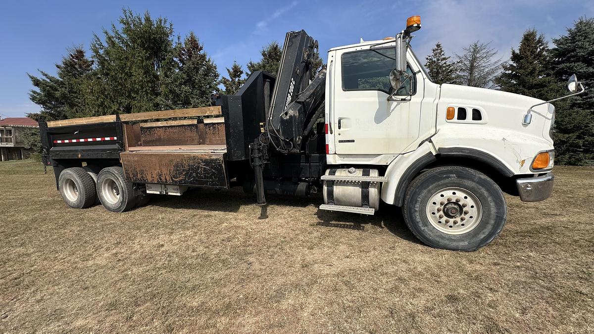 Used 2005 Sterling L9500 6x4 Boom Truck 2006 hiab 200-3 7000 kg knuckle boom