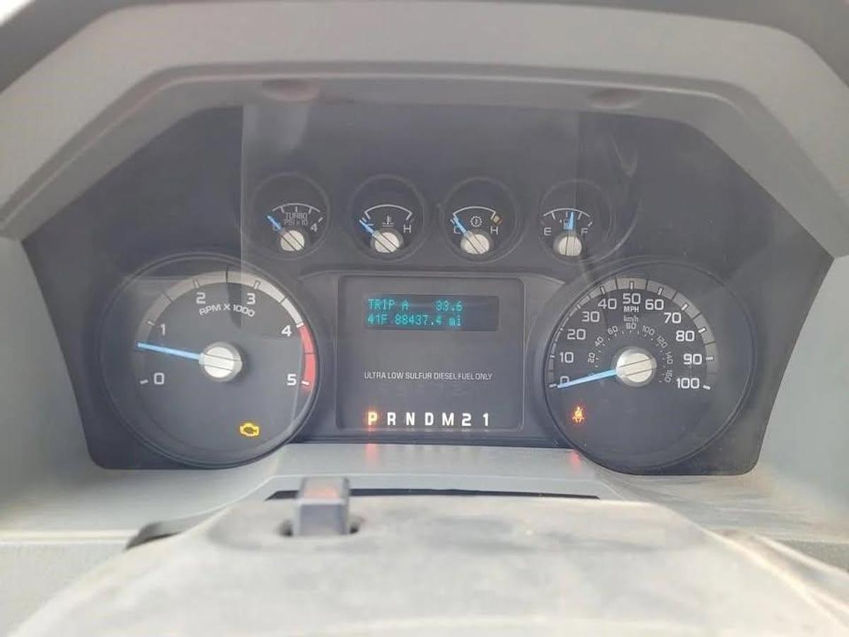 Used 2014 Ford F550 XL SD S/A bucket truck