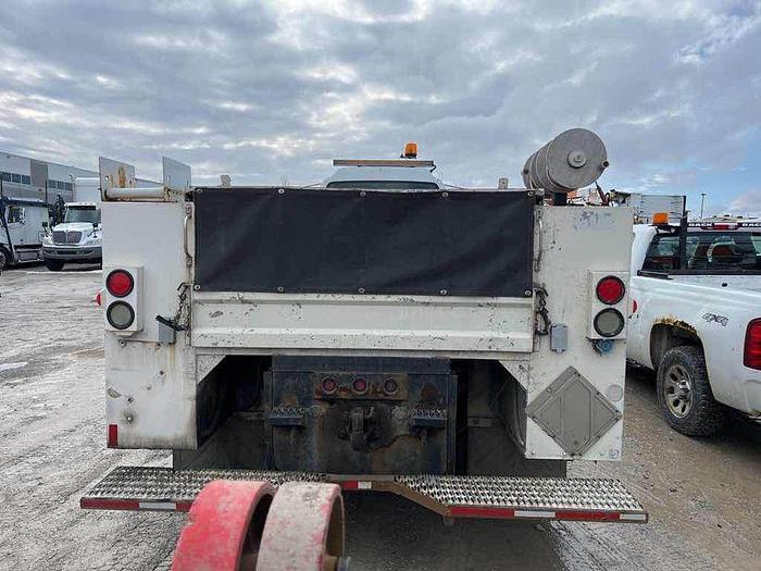 Used 2001 GMC TC7H042 C-SERIES SERVICE TRUCK AUTO, cat diesel