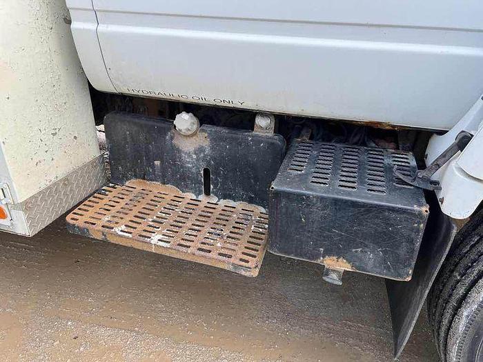 Used 2001 GMC TC7H042 C-SERIES SERVICE TRUCK AUTO, cat diesel