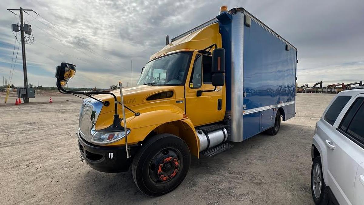 Used 2011 International 4300 SBA 4x2 service truck